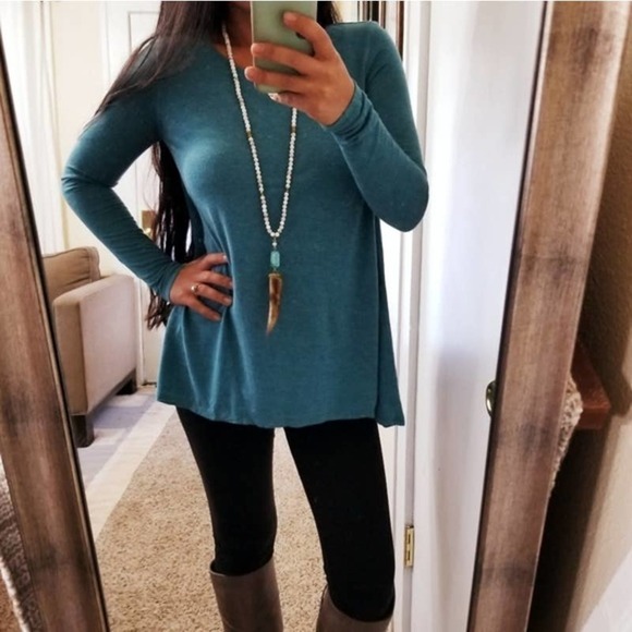 Cabi Tunic Top Size XS Swing Scoop Neck Long Sleeve Pullover Shirt Tee Blue - Picture 1 of 8